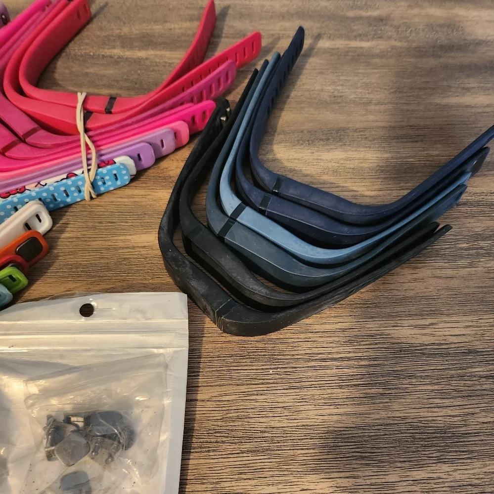 New Fitbit Bundle of 25 Fitbit Tracker Large Bands